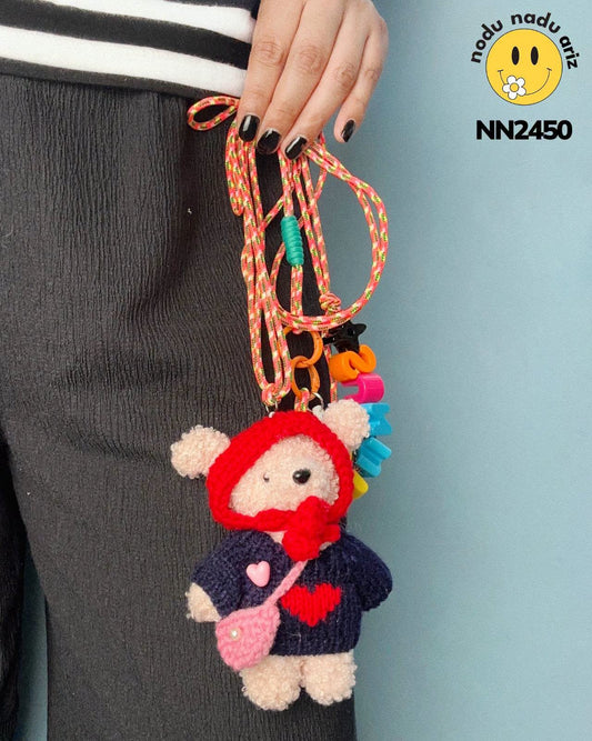 NN2450 Charms Osita con gorro rojo sueter corazón